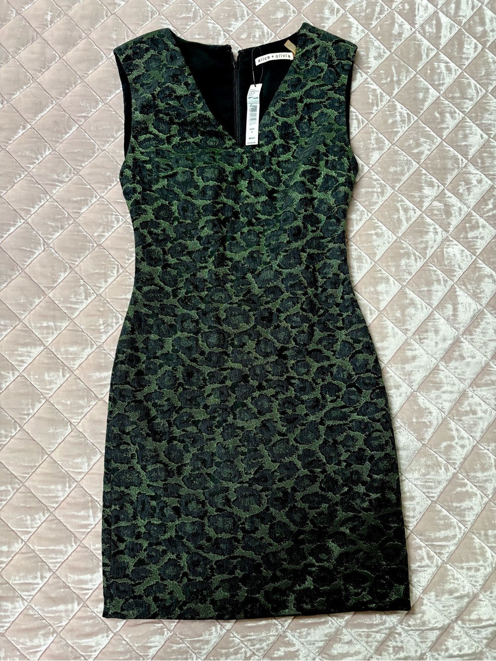 NWT❗️Alice + Olivia Black and Green Jacquard Mini Dress